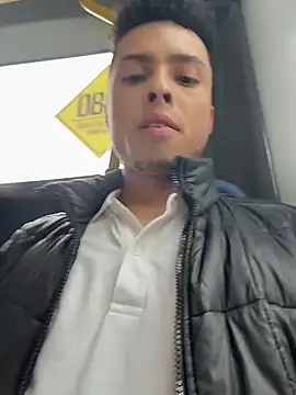 Snapshot of Eros_lee chatting on 02-17-26, 05:30 Eros lee online show from 02-17-26, 05:30