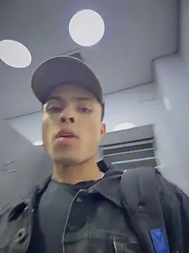 Snapshot of Eros_lee chatting on 03-01-26, 10:45 Eros lee online show from 03-01-26, 10:45