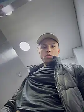 Snapshot of Eros_lee chatting on 03-06-26, 06:37 Eros lee online show from 03-06-26, 06:37