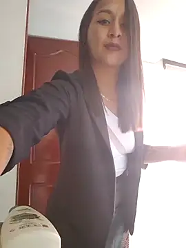 Snapshot of Paola_andrade chatting on 02-25-26, 02:16 Paola andrade online show from 02-25-26, 02:16