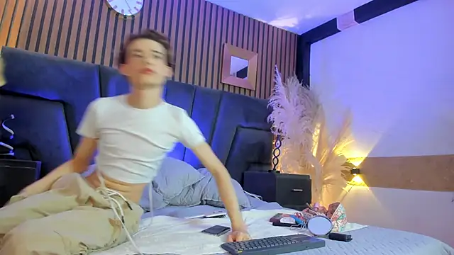 Snapshot of AngelDoll_1 chatting on 02-09-26, 01:53 AngelDoll 1 online show from 02-09-26, 01:53