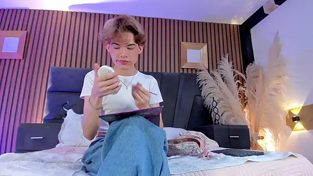 Snapshot of AngelDoll_1 chatting on 02-15-26, 05:04 AngelDoll 1 online show from 02-15-26, 05:04