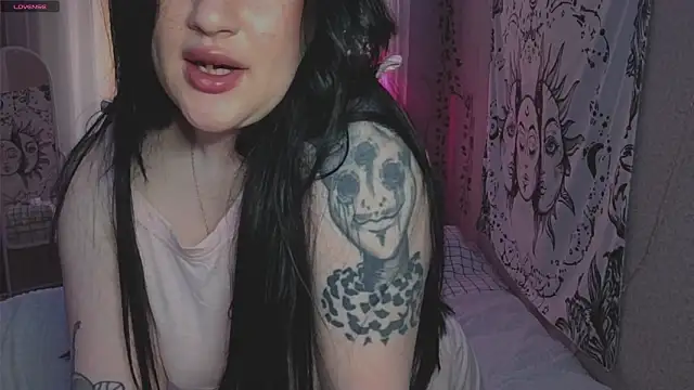 Snapshot of MMMIIRA chatting on 03-26-26, 08:53 MMMIIRA online show from 03-26-26, 08:53