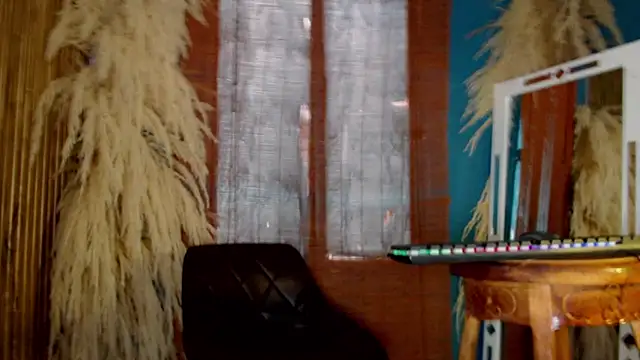 Snapshot of sophia_storm01 chatting on 02-10-26, 02:43 sophia storm01 online show from 02-10-26, 02:43