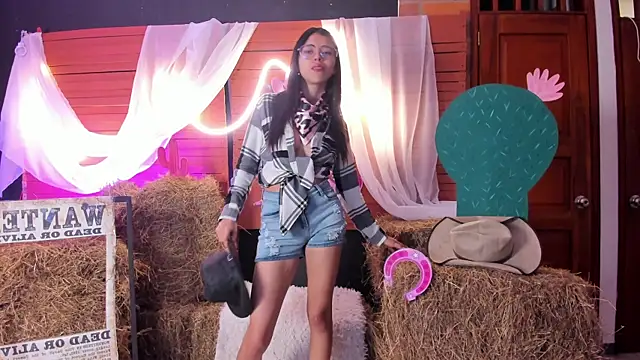 Mia Naive online show from 03-21-26, 11:48