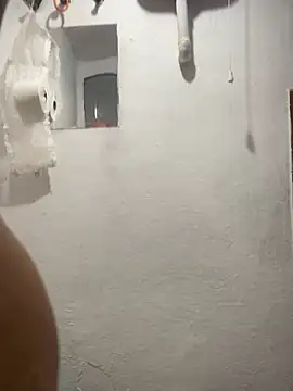 Snapshot of caah27 chatting on 02-17-26, 02:41 caah27 online show from 02-17-26, 02:41