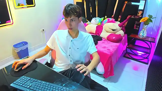 Liam Green1 online show from 03-10-26, 12:21