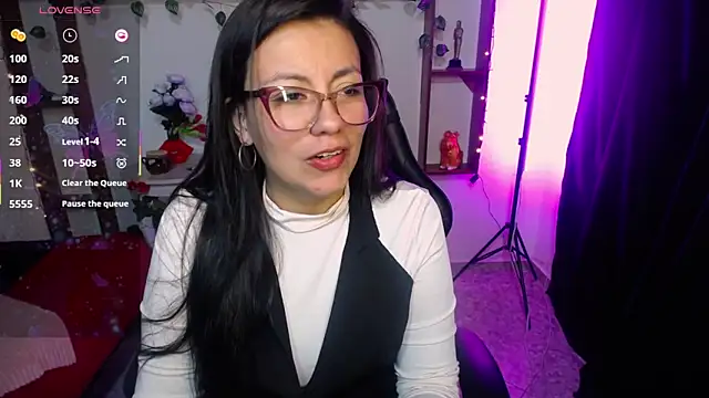 Snapshot of QueenRose94 chatting on 03-04-26, 12:22 QueenRose94 online show from 03-04-26, 12:22