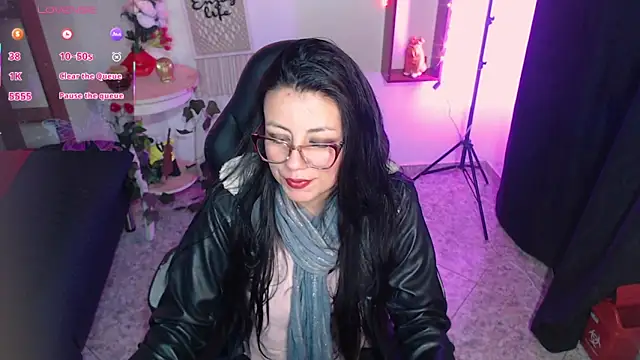 Snapshot of QueenRose94 chatting on 03-13-26, 12:12 QueenRose94 online show from 03-13-26, 12:12