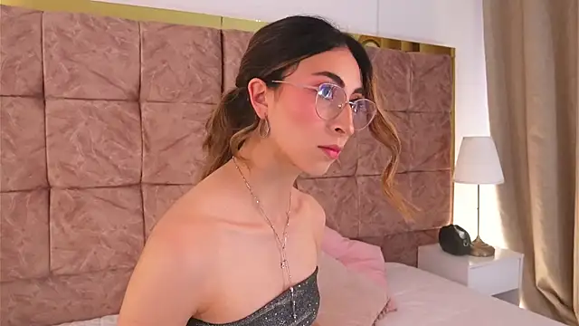 EmmaClark   online show from 03-28-26, 07:46