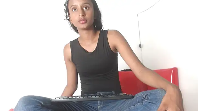 Snapshot of valeryskinnyvagi chatting on 05-21-26, 12:06 valeryskinnyvagi online show from 05-21-26, 12:06