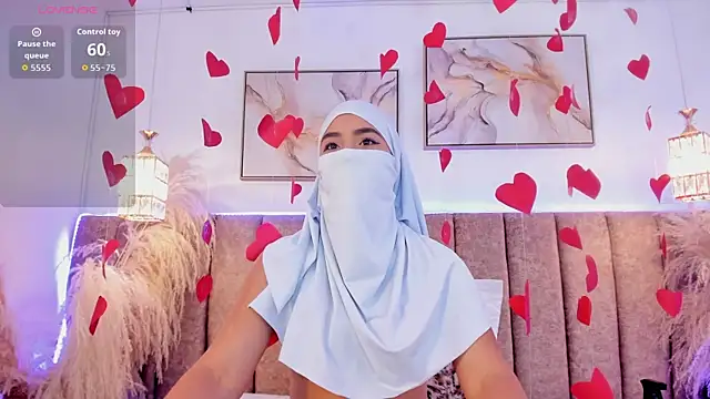 Snapshot of Yaasmin_ chatting on 02-13-26, 07:10 Yaasmin online show from 02-13-26, 07:10