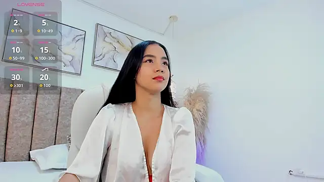 Snapshot of Yaasmin_ chatting on 02-17-26, 06:36 Yaasmin online show from 02-17-26, 06:36