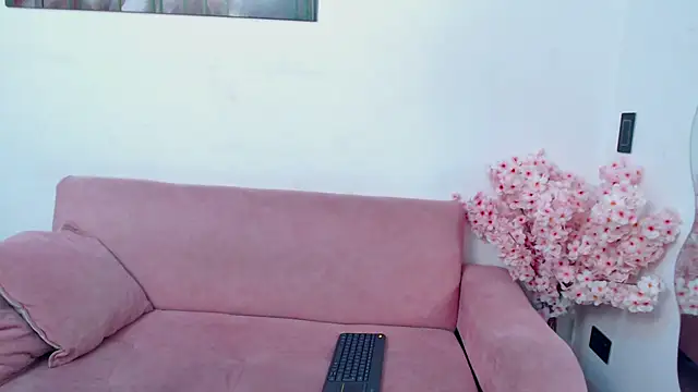 Snapshot of Kitty_f00x chatting on 04-29-26, 08:59 Kitty f00x online show from 04-29-26, 08:59