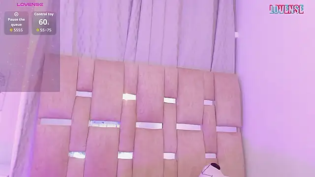 Snapshot of ValentiinaMoon chatting on 03-08-26, 02:04 ValentiinaMoon online show from 03-08-26, 02:04