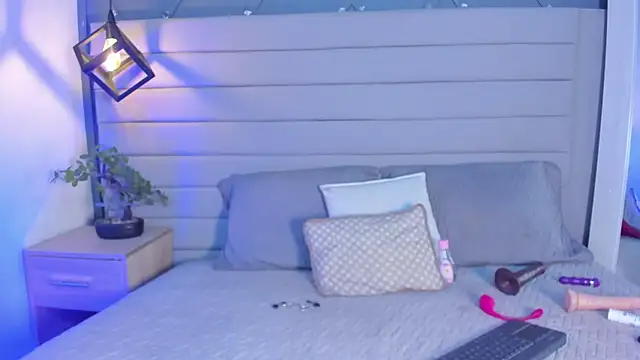 Cataleya marinn online show from 04-22-26, 07:48