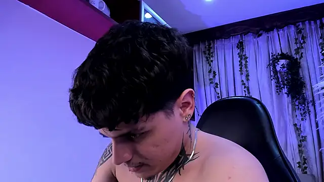 Declan-Foxx online show from 04-14-26, 04:29