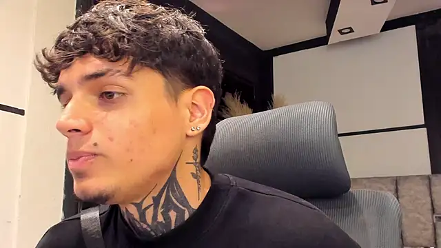 Declan-Foxx online show from 04-16-26, 09:04