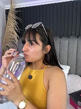 Snapshot of Nanda_vixen_ chatting on 02-13-26, 09:00 Nanda vixen online show from 02-13-26, 09:00