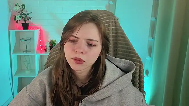 LesleySky online show from 03-04-26, 05:02