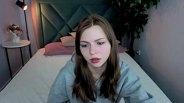 LesleySky online show from 03-12-26, 08:37