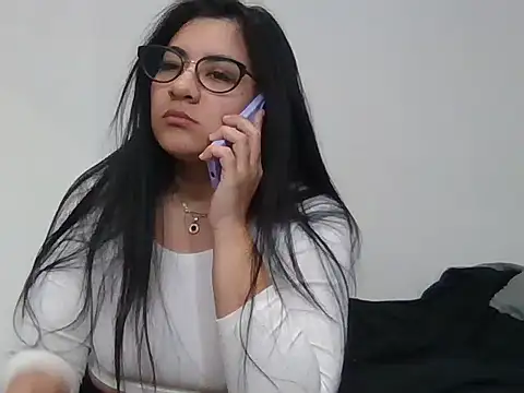 Snapshot of Agusgold22 chatting on 05-08-26, 03:39 Agusgold22 online show from 05-08-26, 03:39