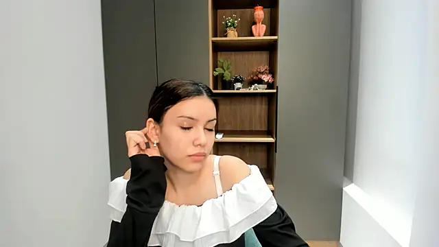 SulemaNeugin online show from 02-10-26, 09:13