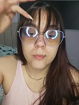 its lauu  online show from 02-18-26, 03:57