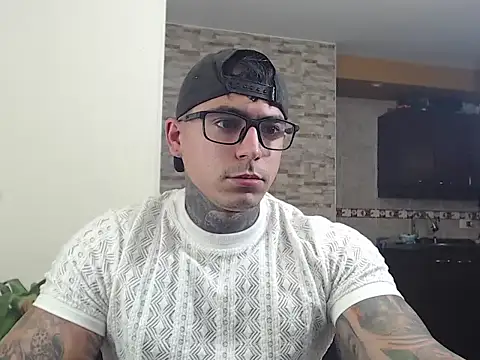 maxstrom111 online show from 02-08-26, 07:50