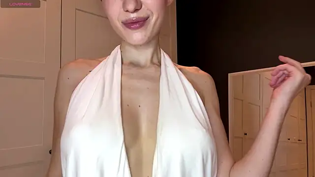 Alicecutepie online show from 06-13-26, 06:55