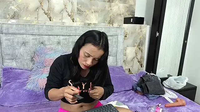 Kimmy london19 online show from 04-12-26, 01:43