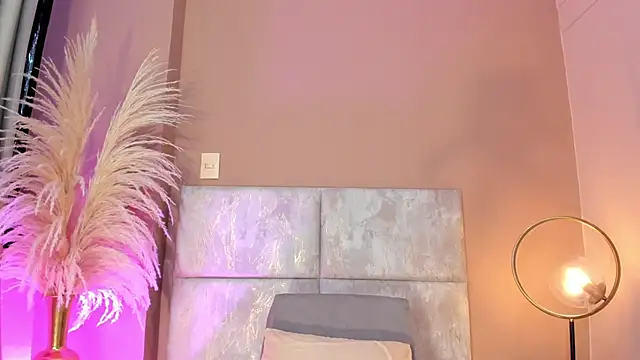 AndraCyruss online show from 05-27-26, 01:57