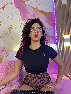 Woo isDaphne online show from 03-28-26, 11:04