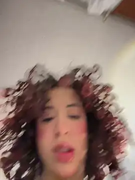 Woo isDaphne online show from 04-25-26, 11:02