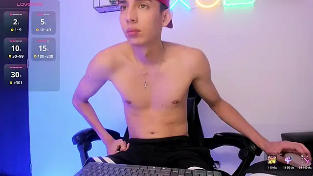 light eyes  online show from 02-18-26, 01:07