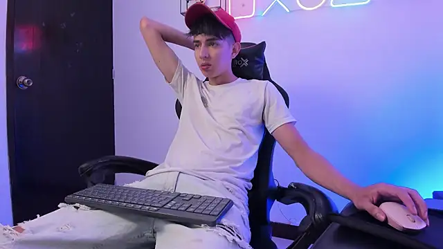 light eyes  online show from 04-28-26, 07:08