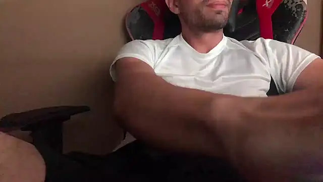 Snapshot of Stefan_dot chatting on 03-06-26, 03:03 Stefan dot online show from 03-06-26, 03:03