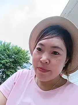 Yiyoongg online show from 07-22-26, 10:51