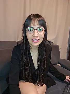 Snapshot of VelvetSolez chatting on 05-21-26, 04:52 VelvetSolez online show from 05-21-26, 04:52