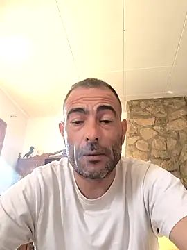 Snapshot of Erchipi chatting on 05-19-26, 04:13 Erchipi online show from 05-19-26, 04:13