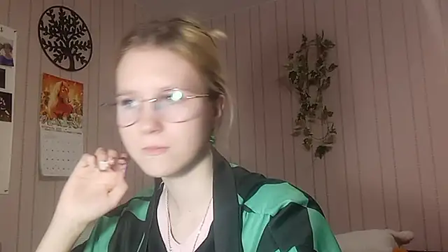 Snapshot of RunawayBr1de chatting on 02-25-26, 03:10 RunawayBr1de online show from 02-25-26, 03:10