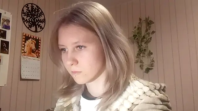 Snapshot of RunawayBr1de chatting on 03-04-26, 03:29 RunawayBr1de online show from 03-04-26, 03:29