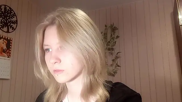 Snapshot of RunawayBr1de chatting on 03-12-26, 03:51 RunawayBr1de online show from 03-12-26, 03:51