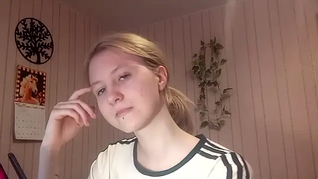 Snapshot of RunawayBr1de chatting on 03-16-26, 02:10 RunawayBr1de online show from 03-16-26, 02:10