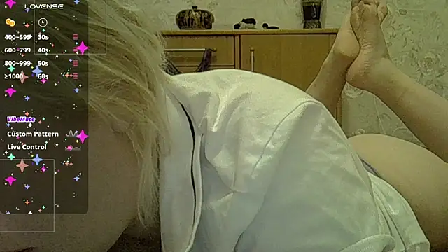 CurvyWild Lady30 online show from 03-10-26, 10:37