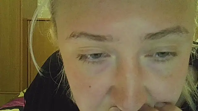 Snapshot of CurvyWild_Lady30 chatting on 05-31-26, 09:38 CurvyWild Lady30 online show from 05-31-26, 09:38