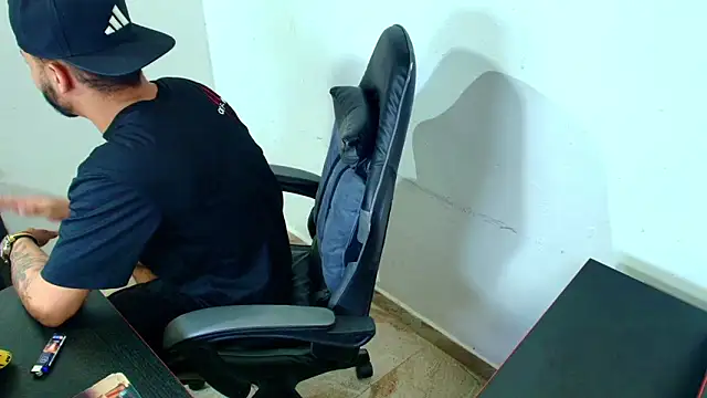 Xanderstone00 online show from 03-09-26, 05:28