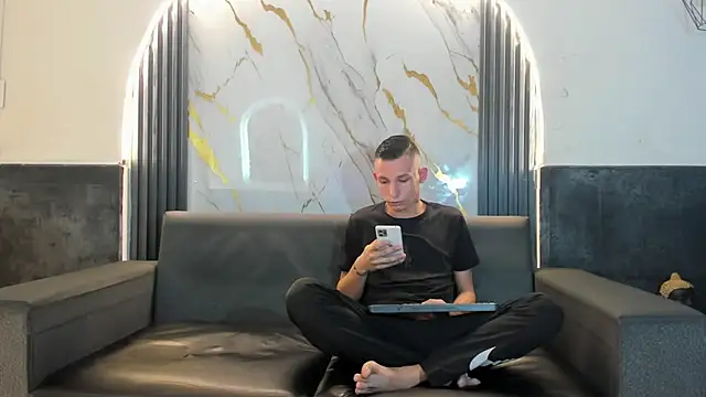 Isaak 26 online show from 03-14-26, 11:37