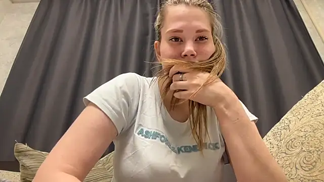 Lunexia Kysstoria online show from 04-20-26, 02:31