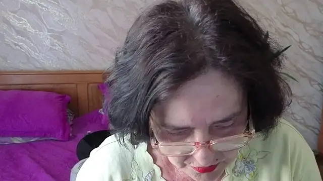 Snapshot of xMaryxAnne chatting on 05-06-26, 11:15 xMaryxAnne online show from 05-06-26, 11:15